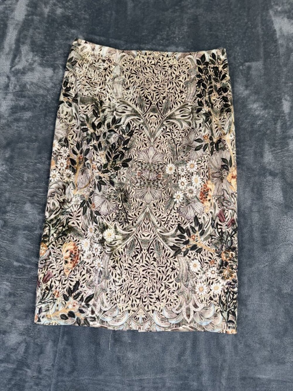 MNG Womens Floral Tapestry Pencil Skirt Size 6 USA High-Waisted Back Slit